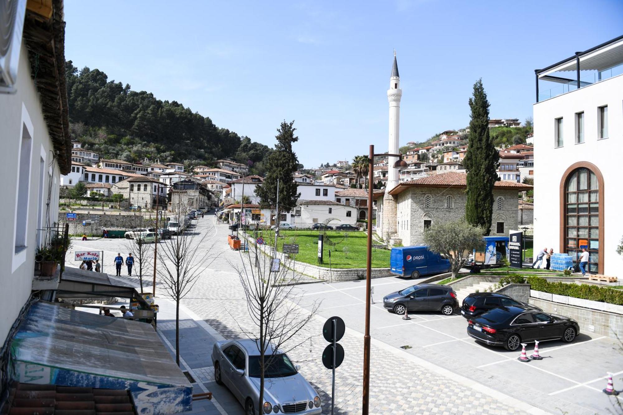 Guest House Cela City Centre Μπεράτ Εξωτερικό φωτογραφία