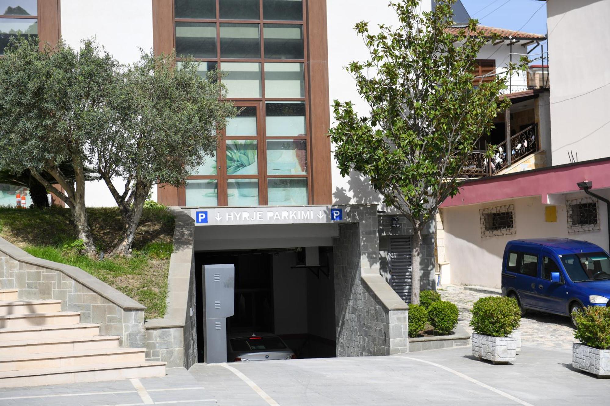 Guest House Cela City Centre Μπεράτ Εξωτερικό φωτογραφία