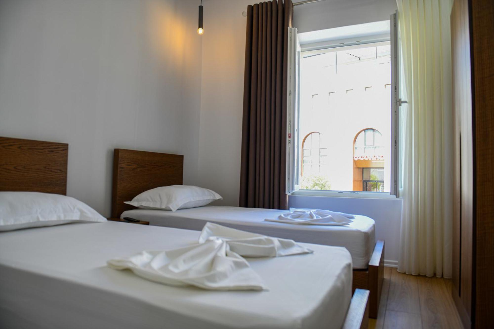 Guest House Cela City Centre Μπεράτ Εξωτερικό φωτογραφία