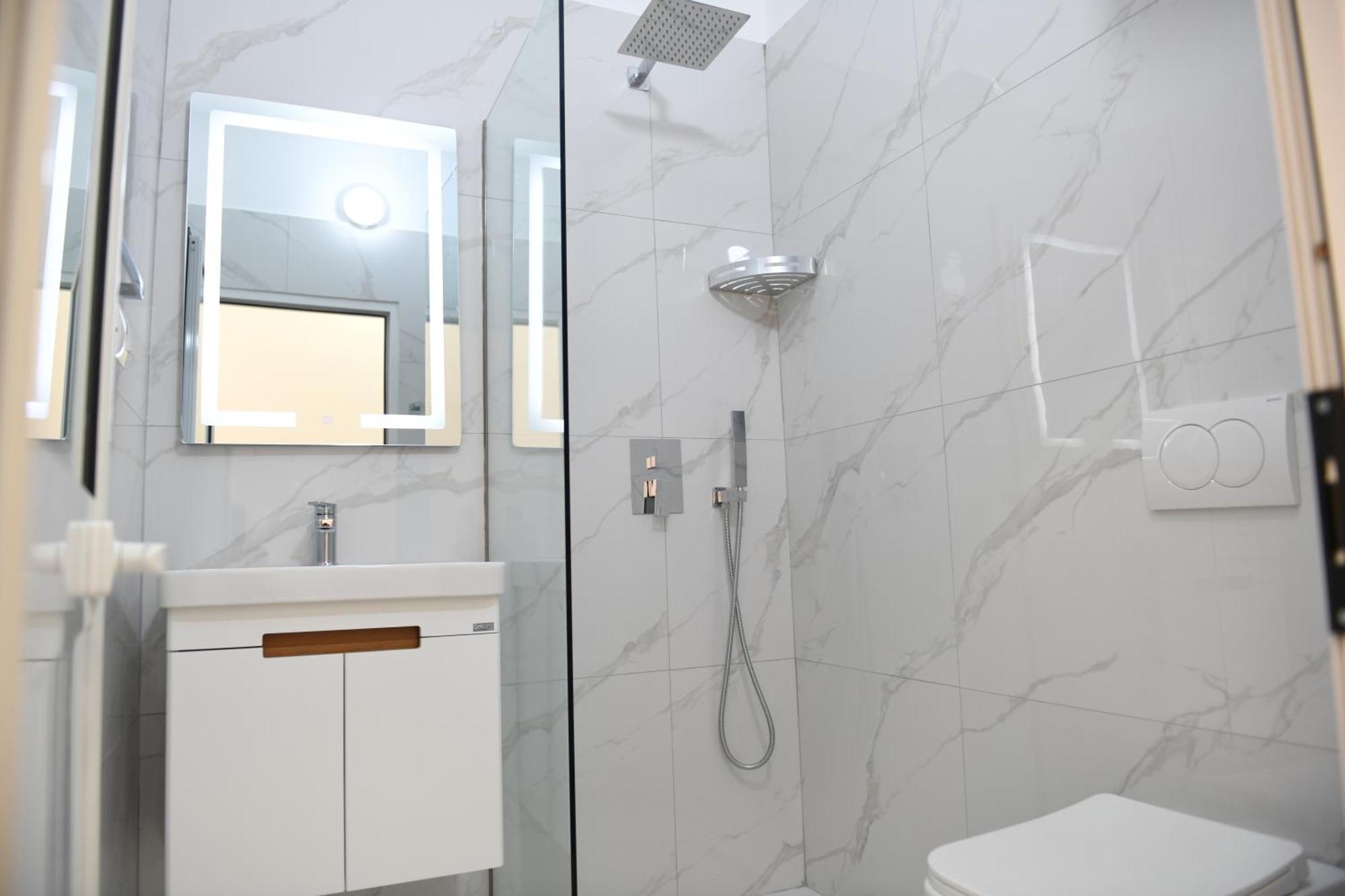 Guest House Cela City Centre Μπεράτ Εξωτερικό φωτογραφία