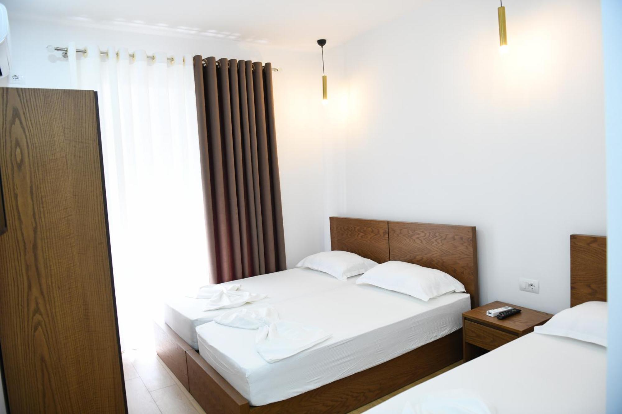 Guest House Cela City Centre Μπεράτ Εξωτερικό φωτογραφία