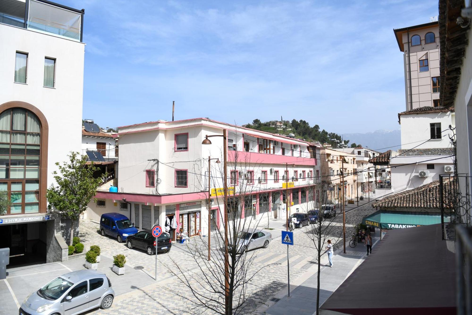 Guest House Cela City Centre Μπεράτ Εξωτερικό φωτογραφία